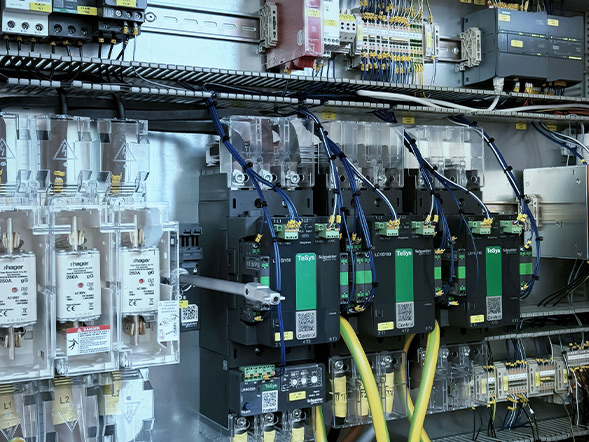 eisenberger Detailaufnahme Schaltkasten Elektrotechnik