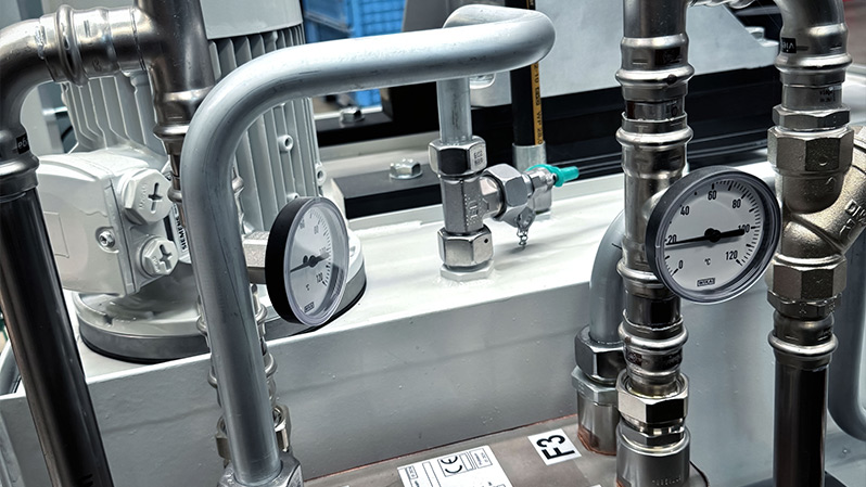 eisenberger Teaser Systemservice Hydraulik Nahaufnahme Hydraulikaggregat